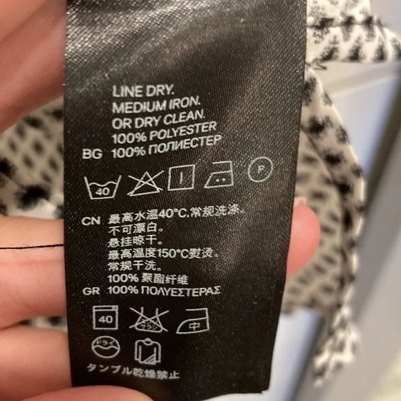 Patterned Blouse - Picture 7 of 8